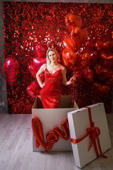 A blonde woman in a box photo