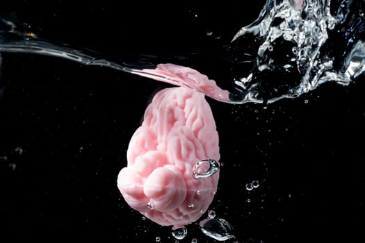 Brain Immersed in Water Creates Dynamic Splash Effect Highlighting Vitality and Energy photo
