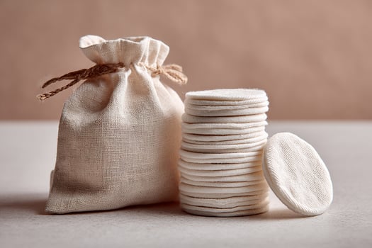 Cotton pads with storage bag photo