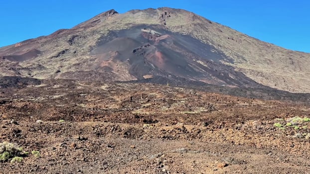Witness a Stunningly Beautiful View of the Majestic Volcano along with Its Surrounding Landscape photo