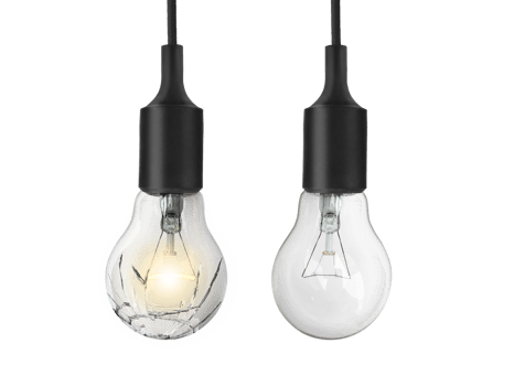 Broken light bulb, transparent background png