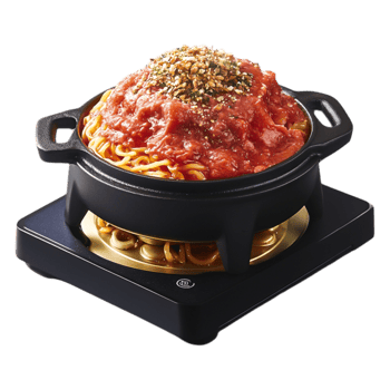 Delicious Hot Noodles with Savory Tomato Sauce Topped with Spices png