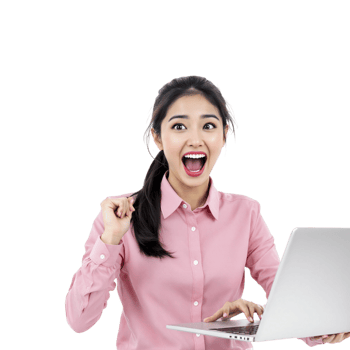 A woman in pink shirt holding a laptop png