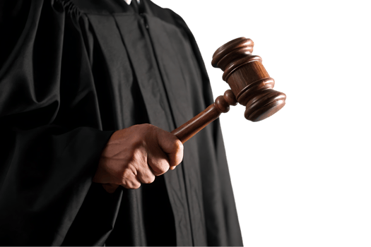 Judge holding a gavel in court. png