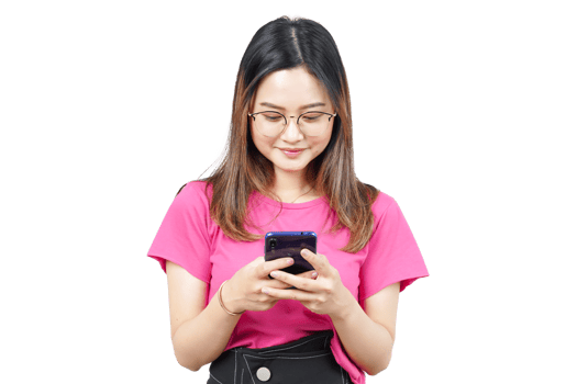 A woman in pink shirt and glasses using her phone png