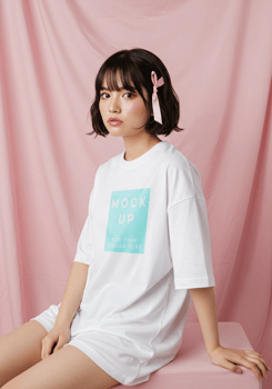 Customizable Apparel Mockup for Showcasing T-Shirt Graphics psd