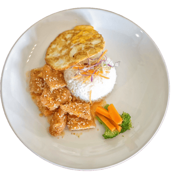 Plate of rice with breaded chicken, fried egg and steamed vegetable png